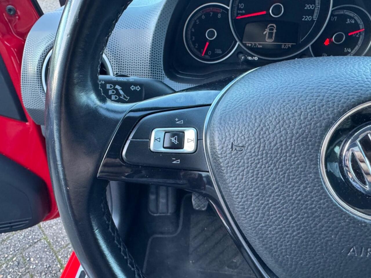 Volkswagen UP! 1.0 BMT high up!