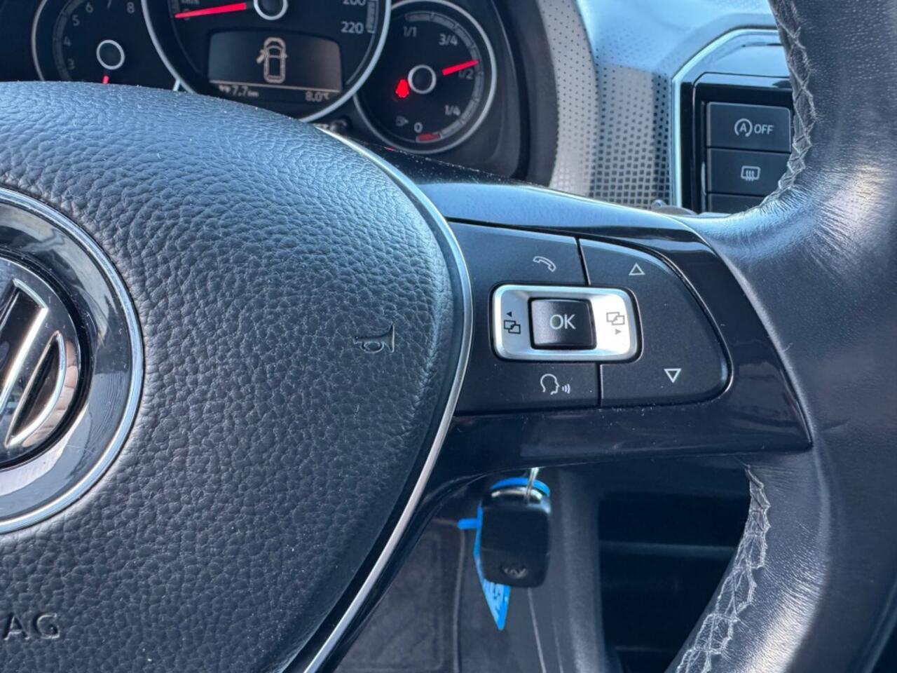 Volkswagen UP! 1.0 BMT high up!