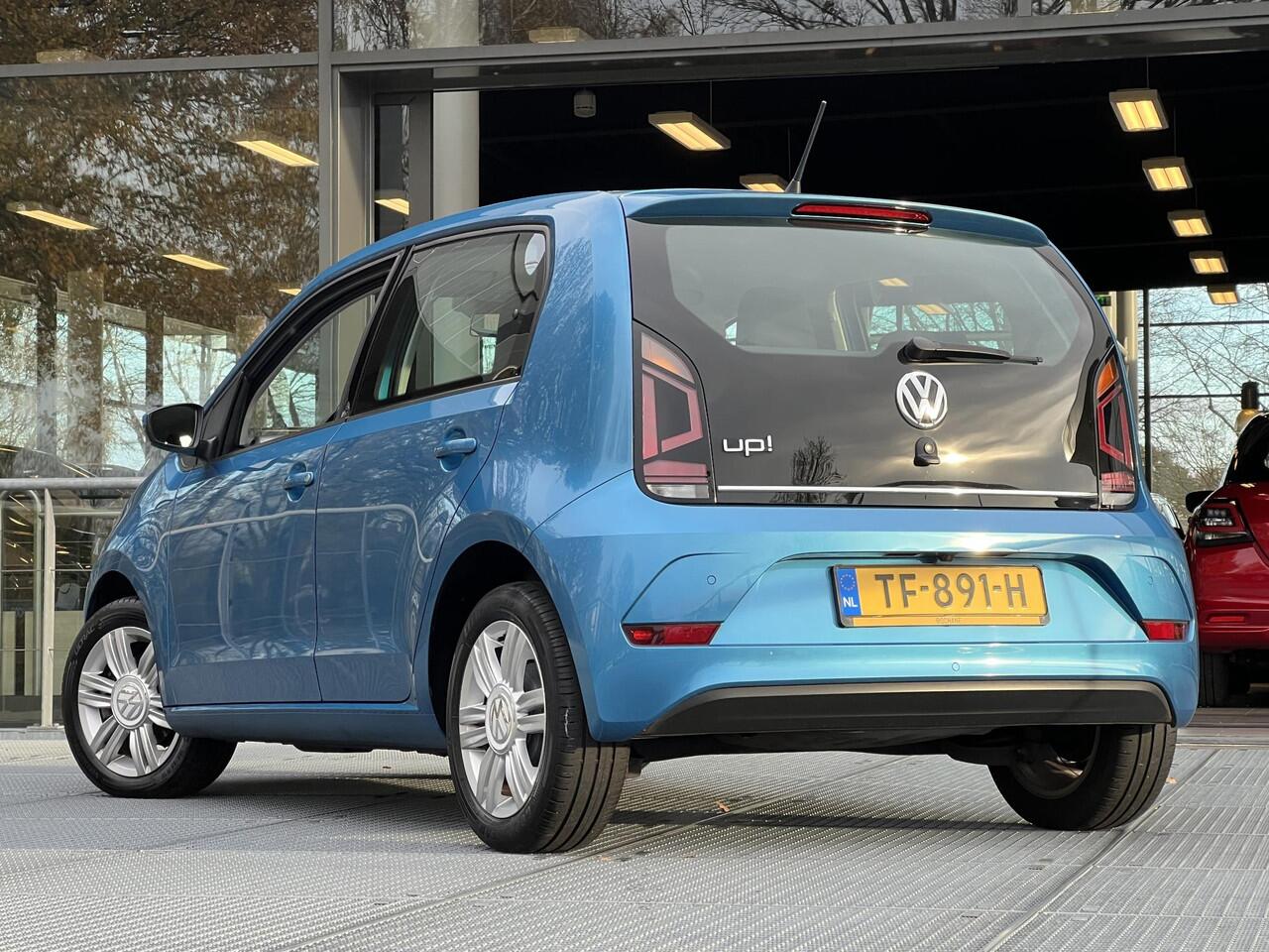 Volkswagen UP! 1.0 BMT high up! | Camera | Cruise Control | Airco |