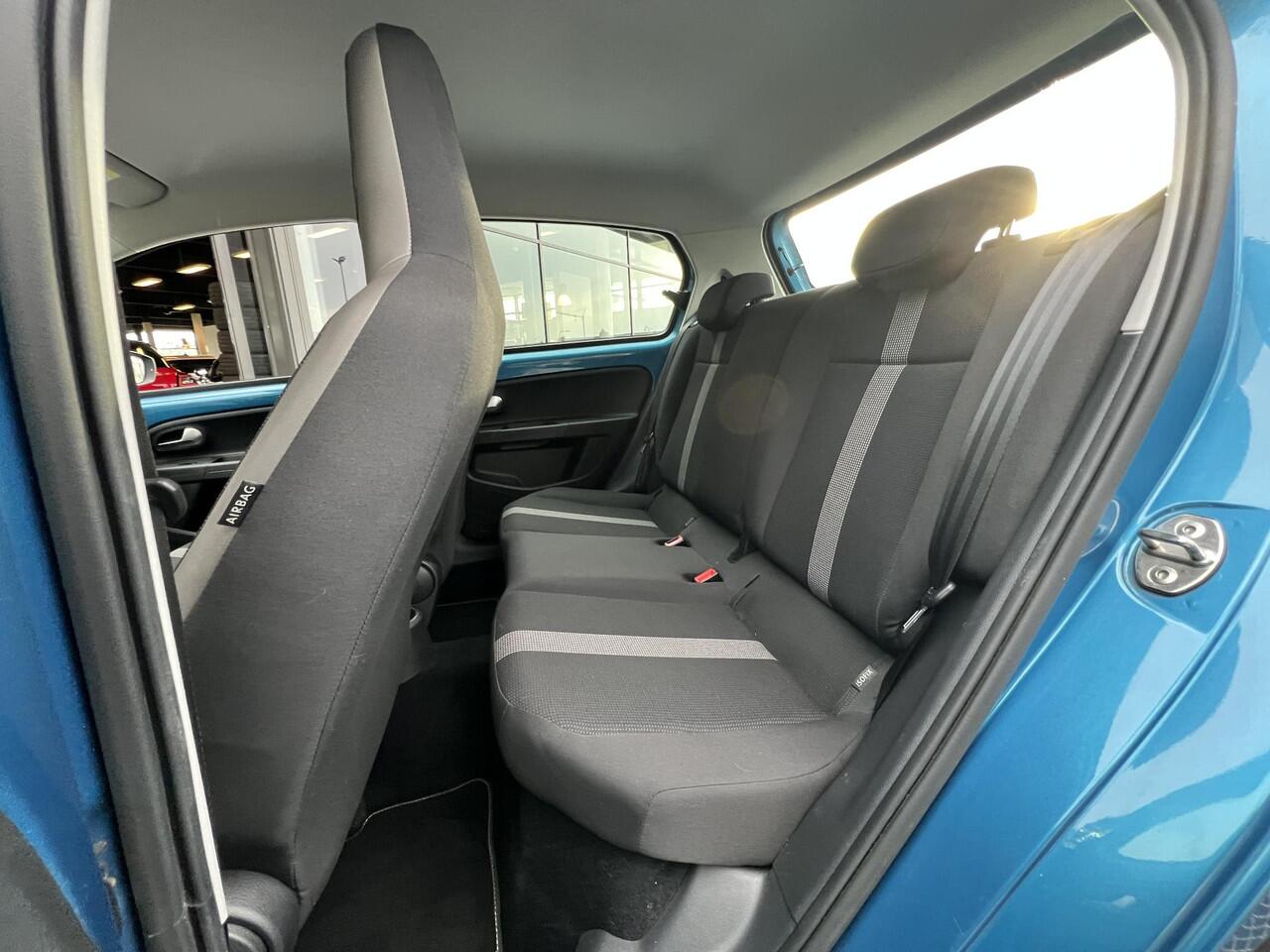 Volkswagen UP! 1.0 BMT high up! | Camera | Cruise Control | Airco |