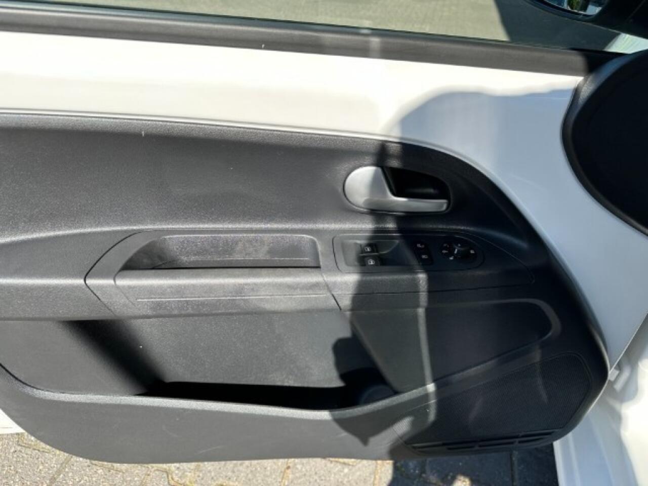 Volkswagen UP! 1.0 BMT HIGH UP!