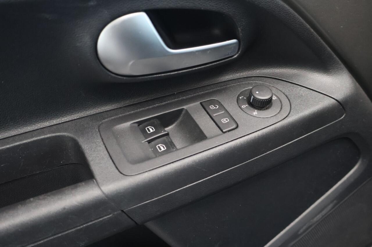 Volkswagen UP! 1.0 high up! | Cruise Control | Stoelverwarming | PDC
