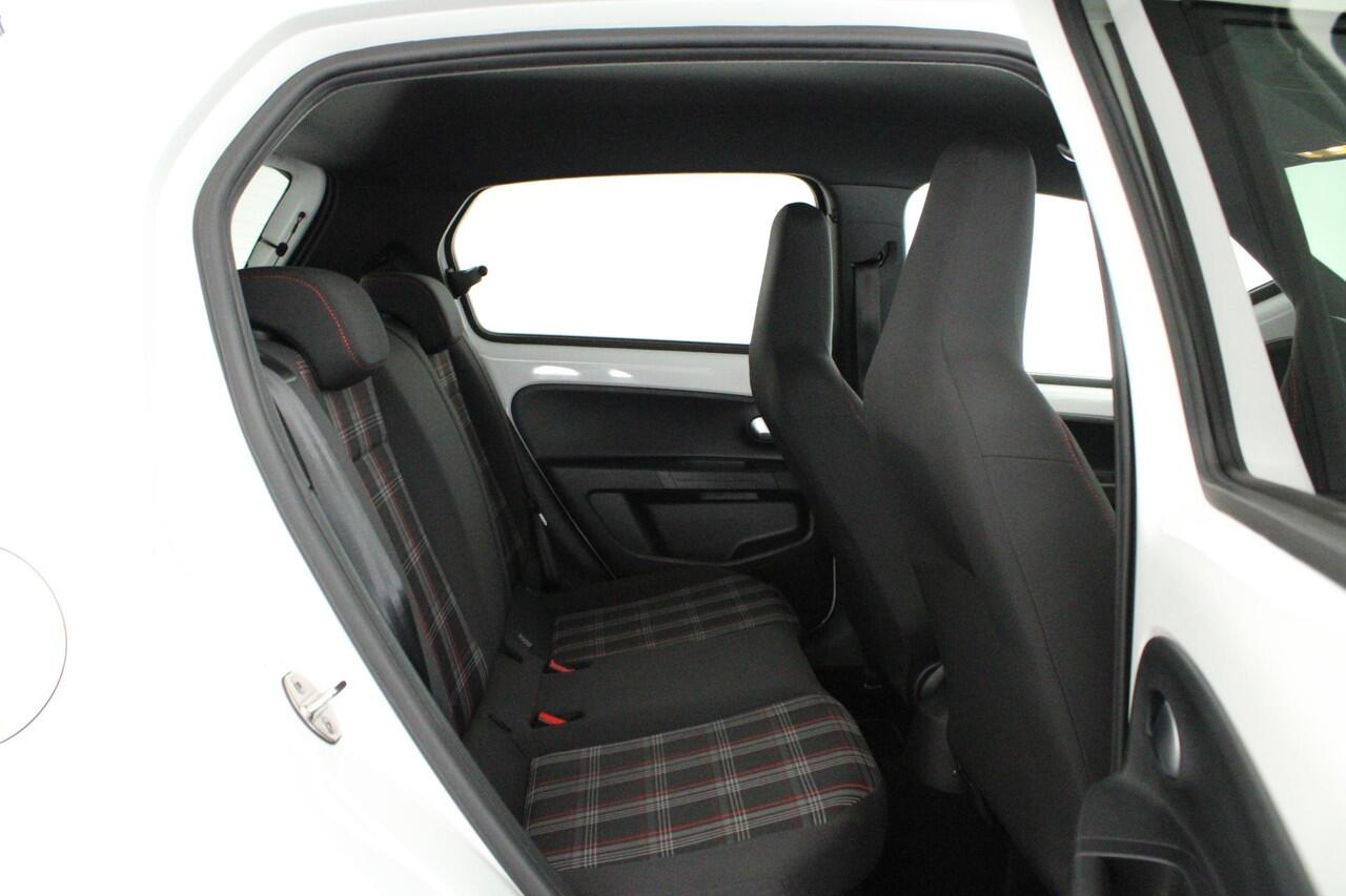 Volkswagen UP! 1.0 TSI 116pk GTI Stoelverwarming Maps&More Parkeersensoren Climate Control