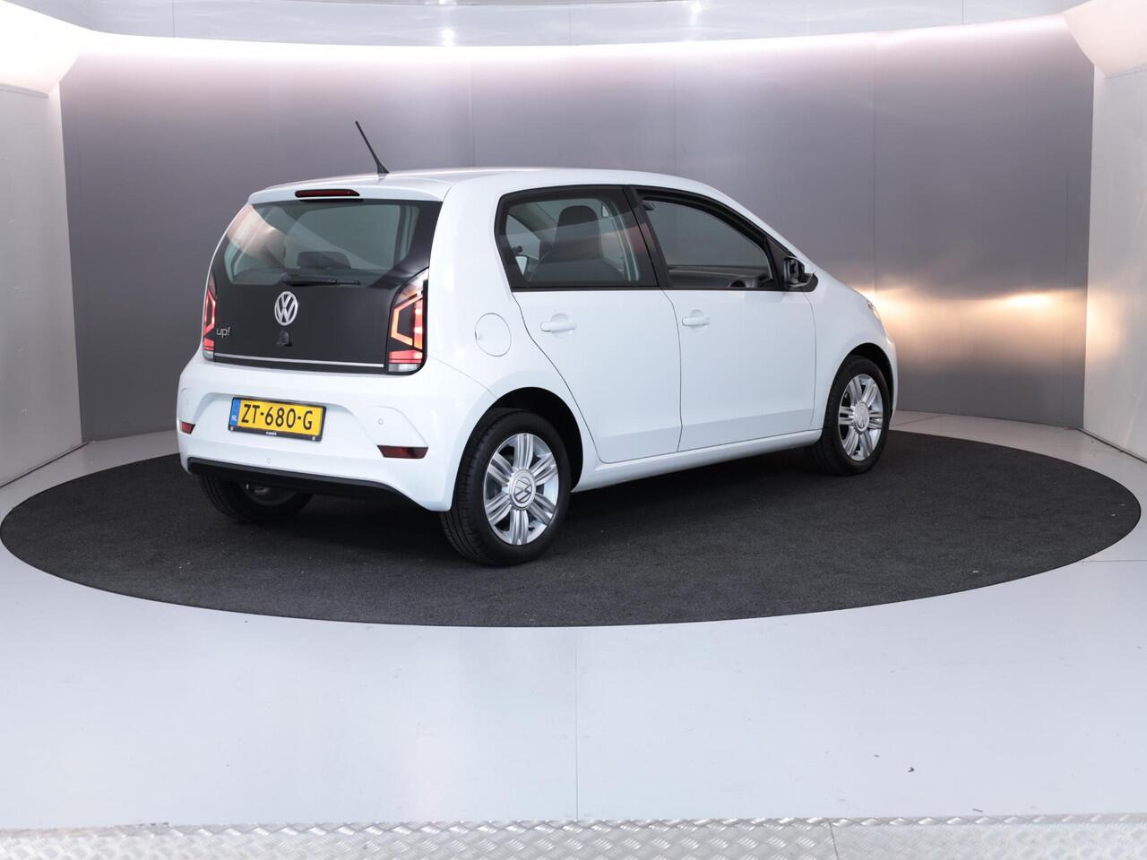Volkswagen UP! 1.0 BMT high up! 60 pk | Navigatie via App | Airco | Cruise control | Parkeersensoren achter |