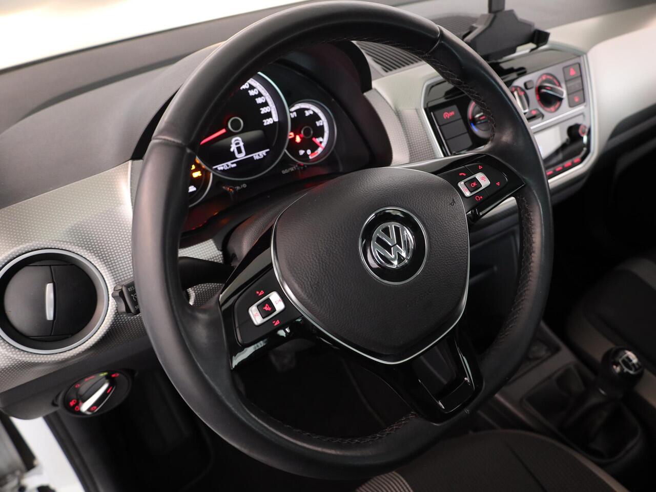 Volkswagen UP! 1.0 BMT high up! 60 pk | Navigatie via App | Airco | Cruise control | Parkeersensoren achter |