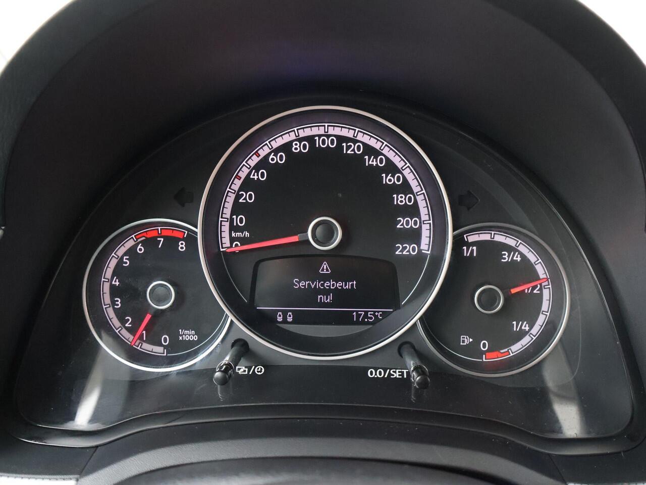 Volkswagen UP! 1.0 BMT high up! | 60 PK | Cruise control | Voorstoelen verwarmd | Climate control |