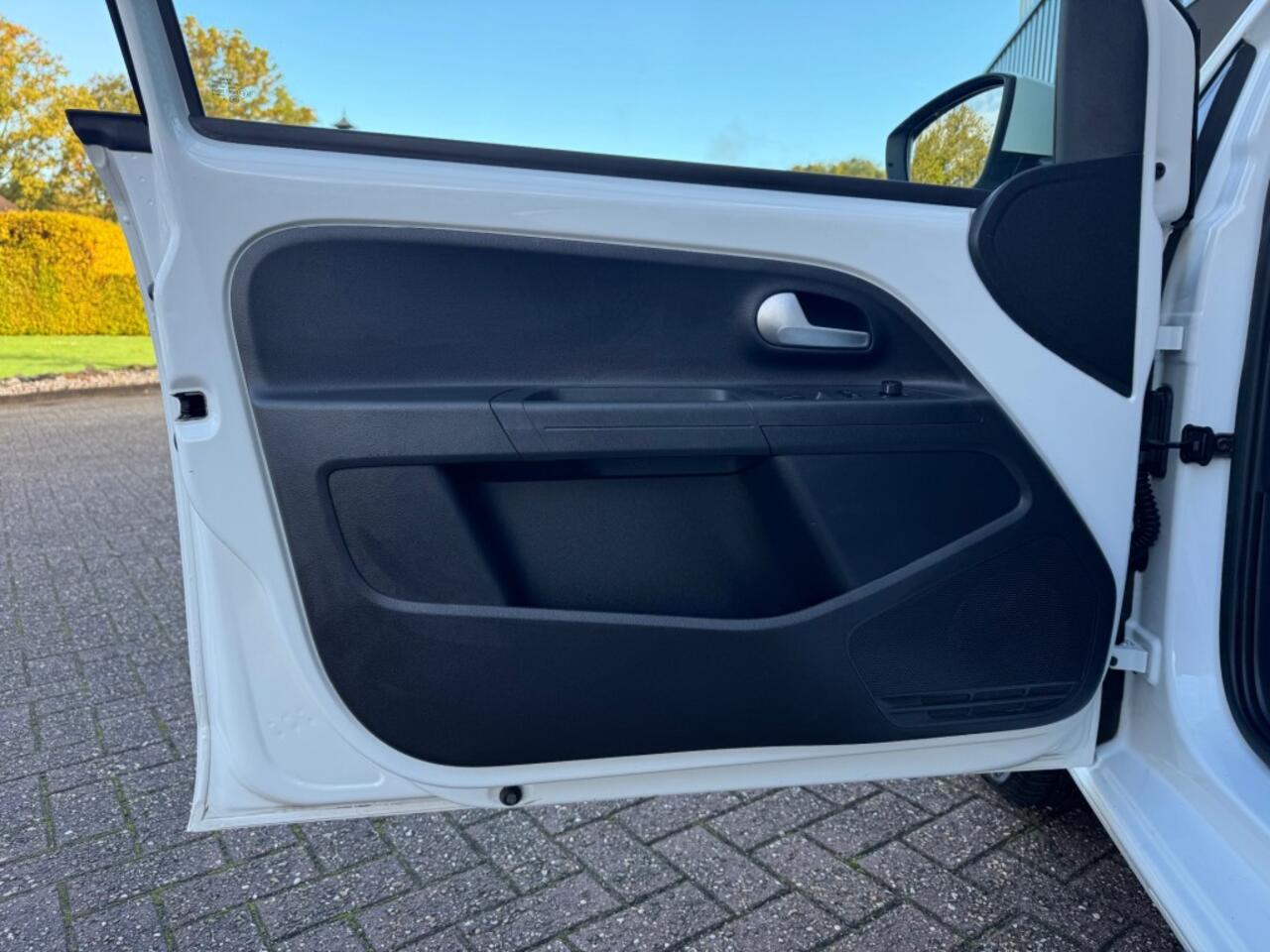 Volkswagen UP! 1.0 BMT high up!