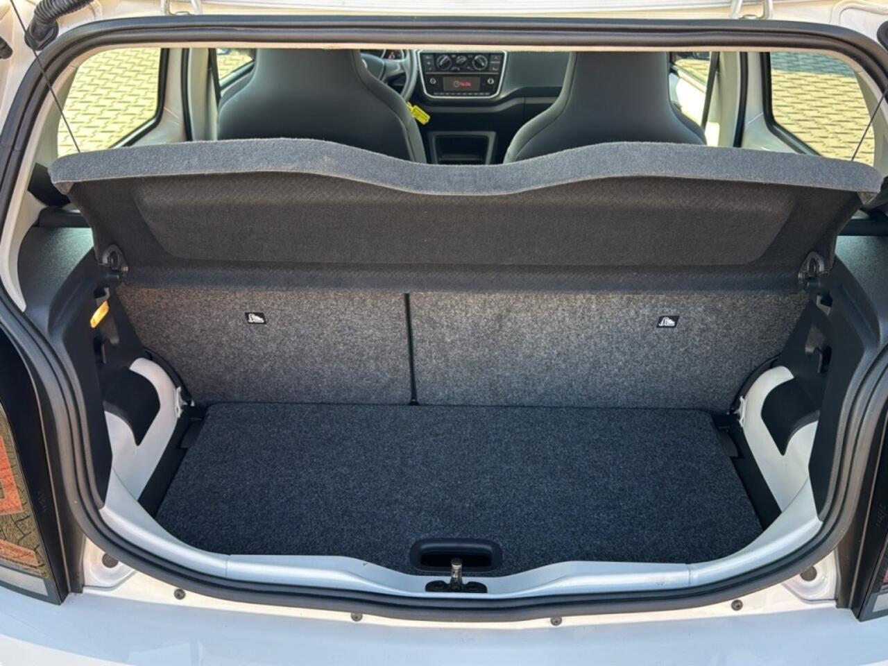 Volkswagen UP! 1.0 MOVE UP CRUISE/PDC/STOELVERW