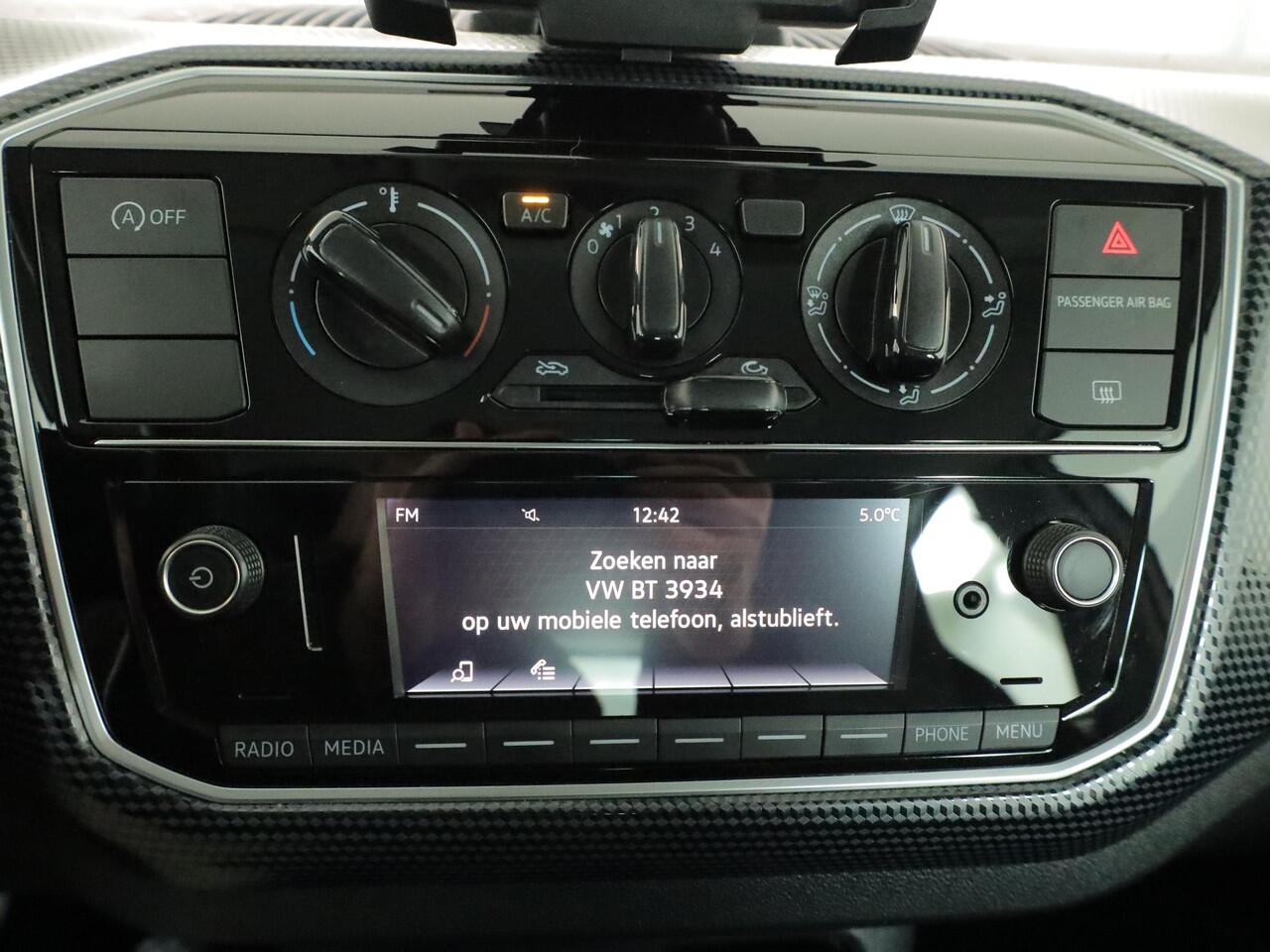 Volkswagen UP! 1.0 BMT move up! 60 pk | Navigatie via App | Airco | Elektr. spiegels | DAB radio |