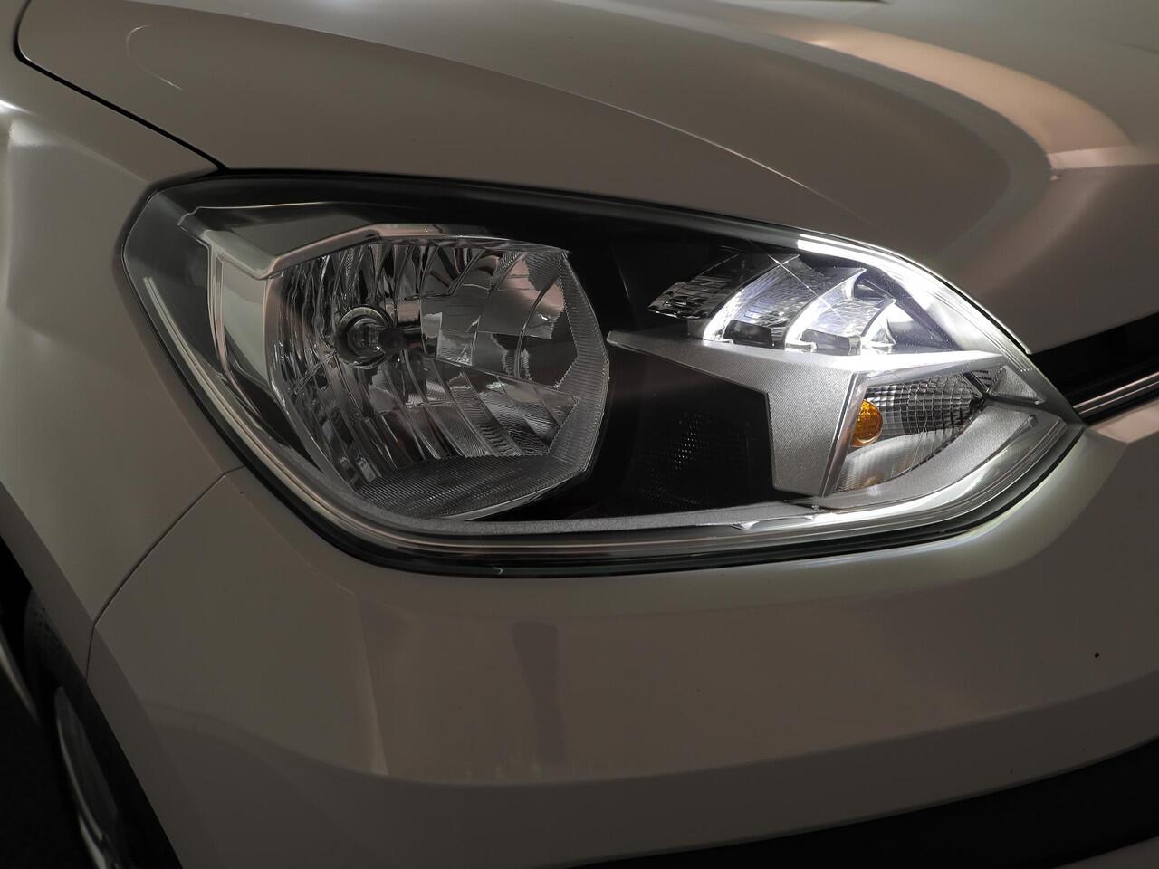 Volkswagen UP! 1.0 BMT move up! 60 pk | Navigatie via App | Airco | Elektr. spiegels | DAB radio |