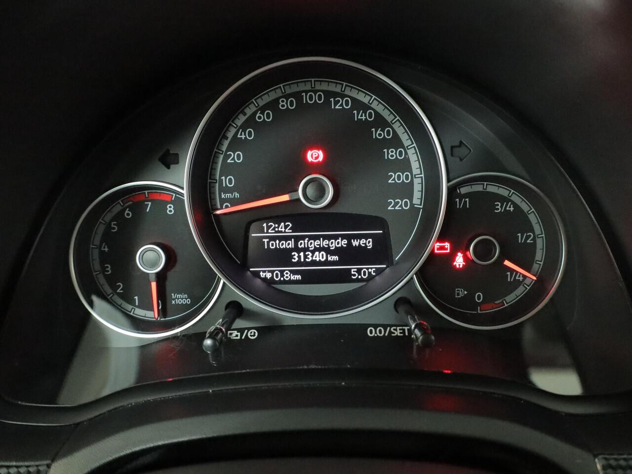 Volkswagen UP! 1.0 BMT move up! 60 pk | Navigatie via App | Airco | Elektr. spiegels | DAB radio |