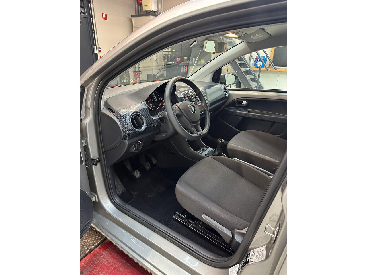 Volkswagen UP! 1.0 BMT move up! DEALER-ONDERHOUD/AIRCO/CRUISE