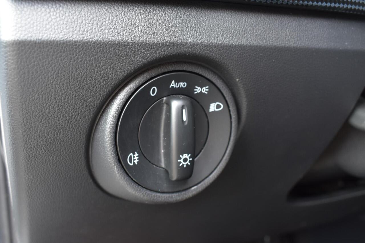 Volkswagen UP! 1.0 BMT move up! NL Auto, Automatische lichtschakelaar, Airco