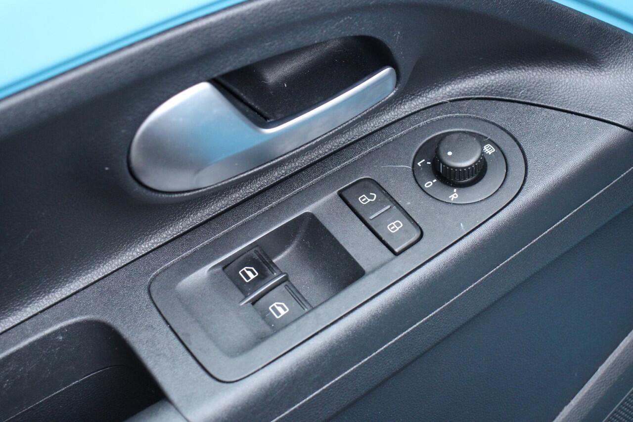 Volkswagen UP! 1.0 R-LINE, CRUISE, PDC, 5DRS, 53DKM