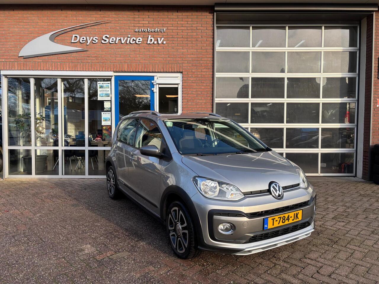 Volkswagen UP! 1.0 TSI BMT Cross | Cruise Control | Climate Control | Stoelverwarming | Bluetooth Radio | Parkeersensor | Etc.