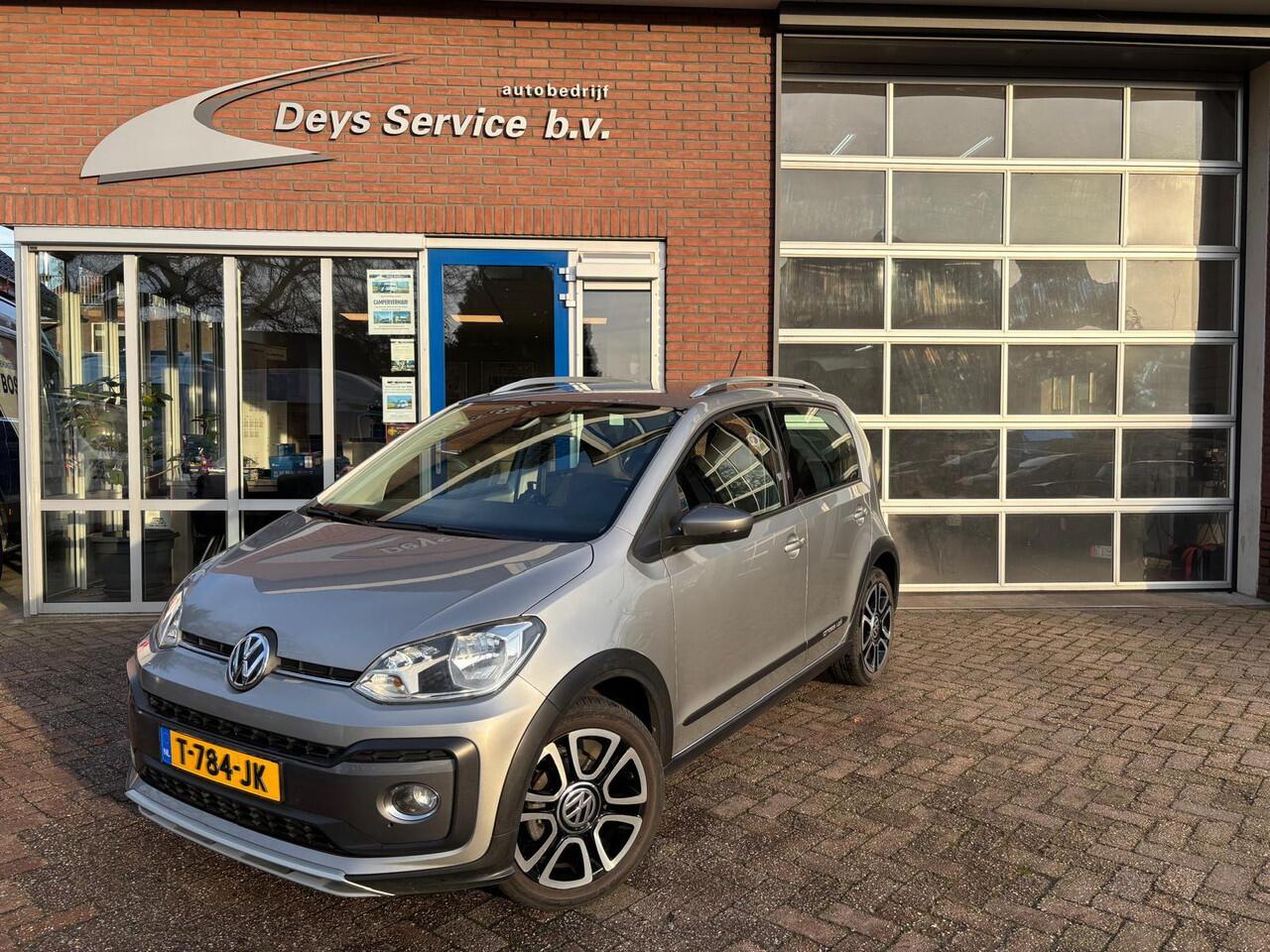 Volkswagen UP! 1.0 TSI BMT Cross | Cruise Control | Climate Control | Stoelverwarming | Bluetooth Radio | Parkeersensor | Etc.