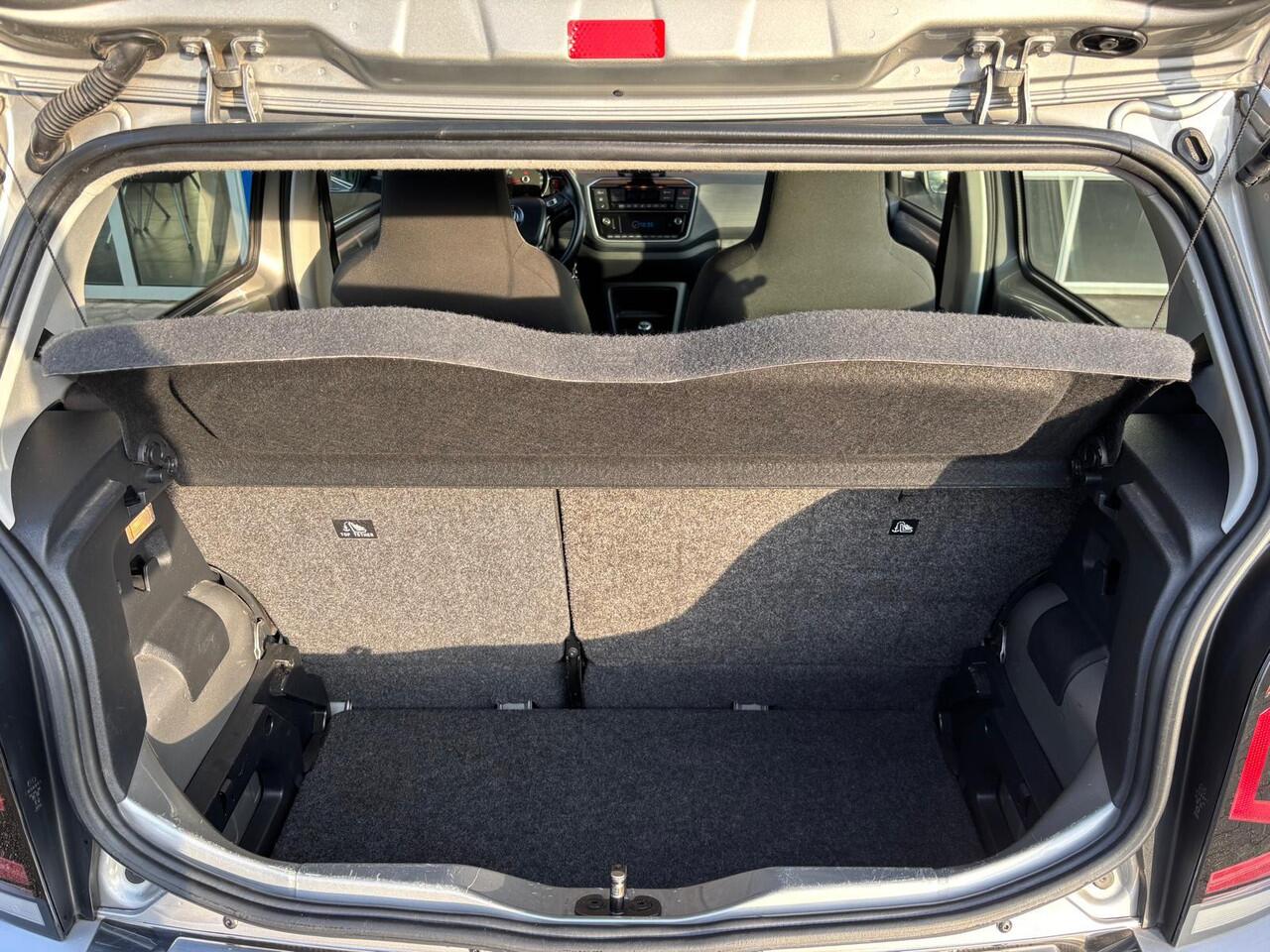 Volkswagen UP! 1.0 TSI BMT Cross | Cruise Control | Climate Control | Stoelverwarming | Bluetooth Radio | Parkeersensor | Etc.