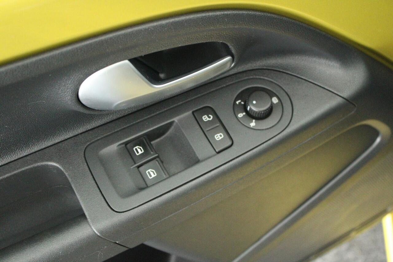Volkswagen UP! 1.0 BMT 60pk move up! Airco