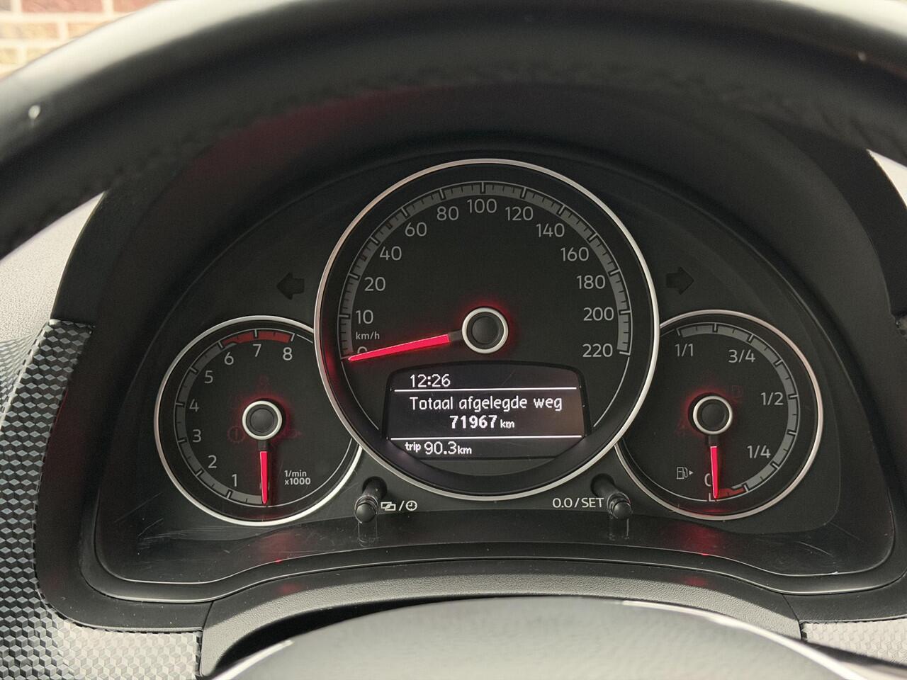 Volkswagen UP! 1.0 BMT take up! Stoelverwarming Airco Zuinig