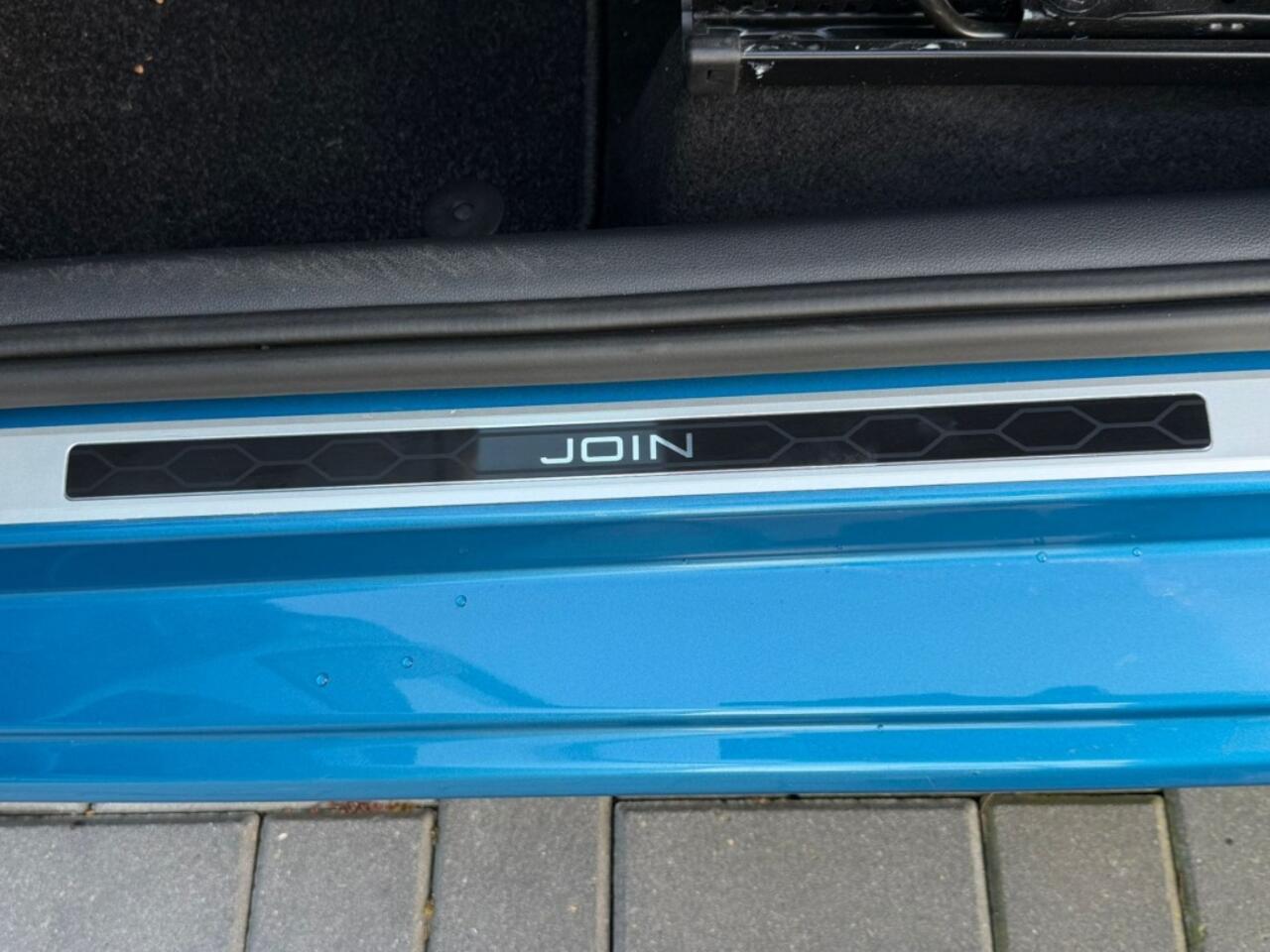Volkswagen UP! 1.0 BMT high up! Join AUT / LM velgen / Cruise control / Stoelverw. / Pdc