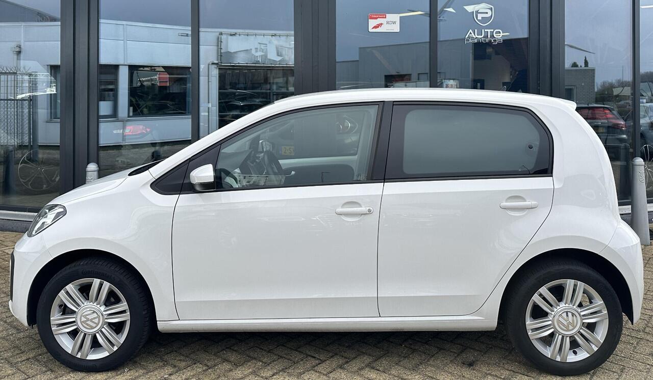 Volkswagen UP! 1.0 BMT high up! NL AUTO | Zeer Nette Staat | 2e Eigenaar | Luxe Stoelen | Stoelverwarming | Cruise Control | Climate Control | 5 Deurs | Lichtmetalen Velgen | Armsteun | APK tot 25-03-2027 | DAB |