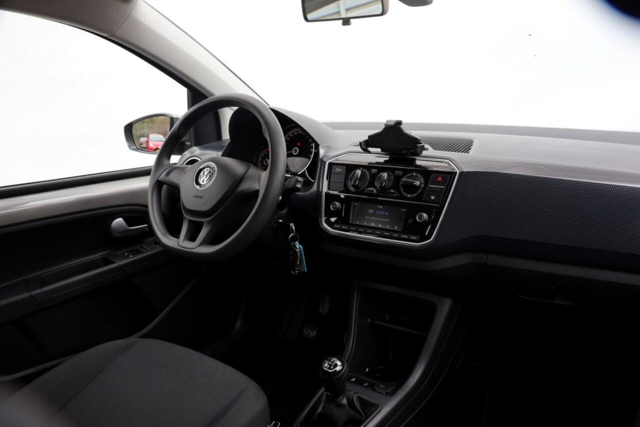 Volkswagen UP! 1.0 BMT Move Up! - 60 pk **PDC / DAB / Cruise control