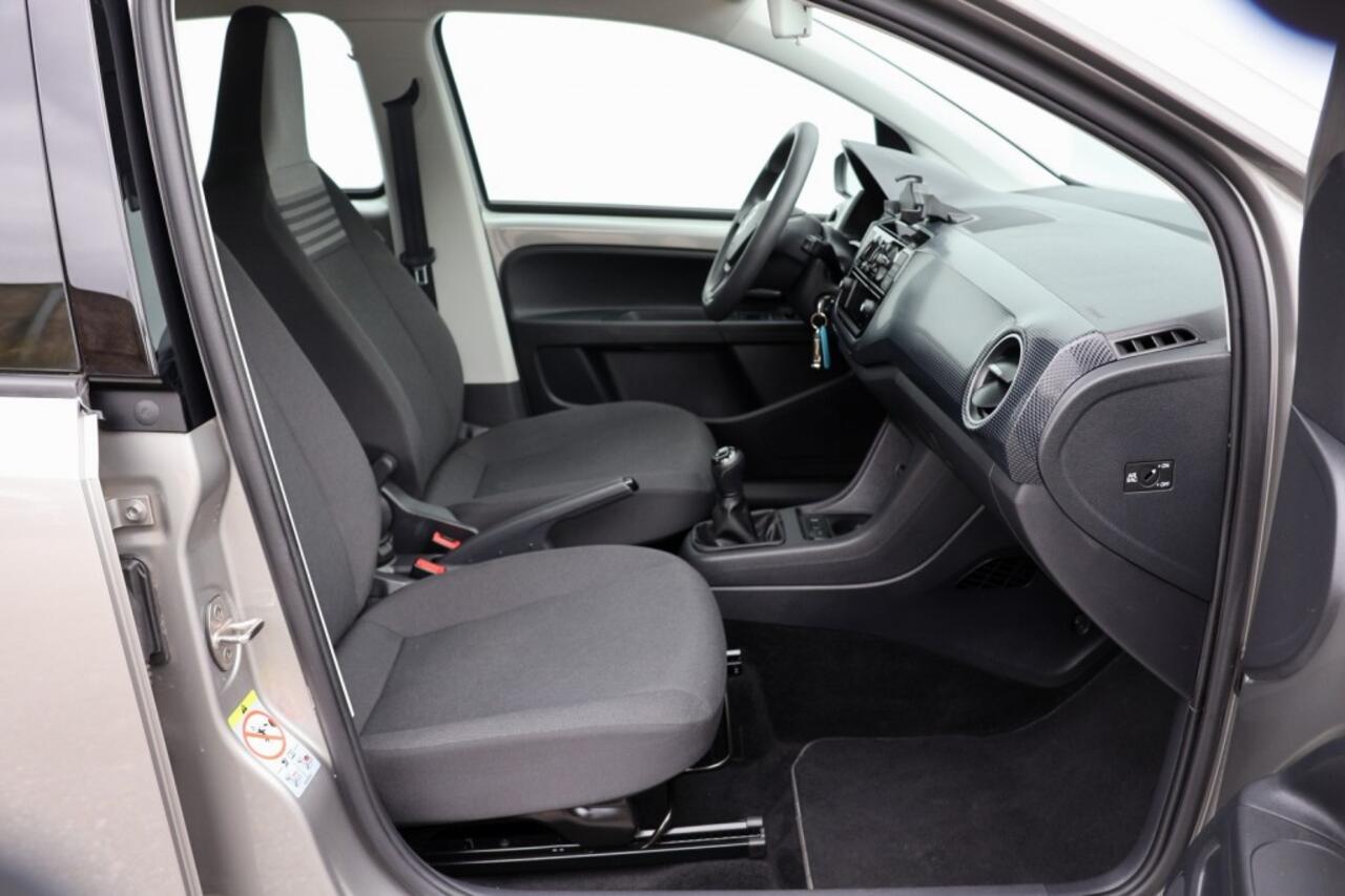 Volkswagen UP! 1.0 BMT Move Up! - 60 pk **PDC / DAB / Cruise control