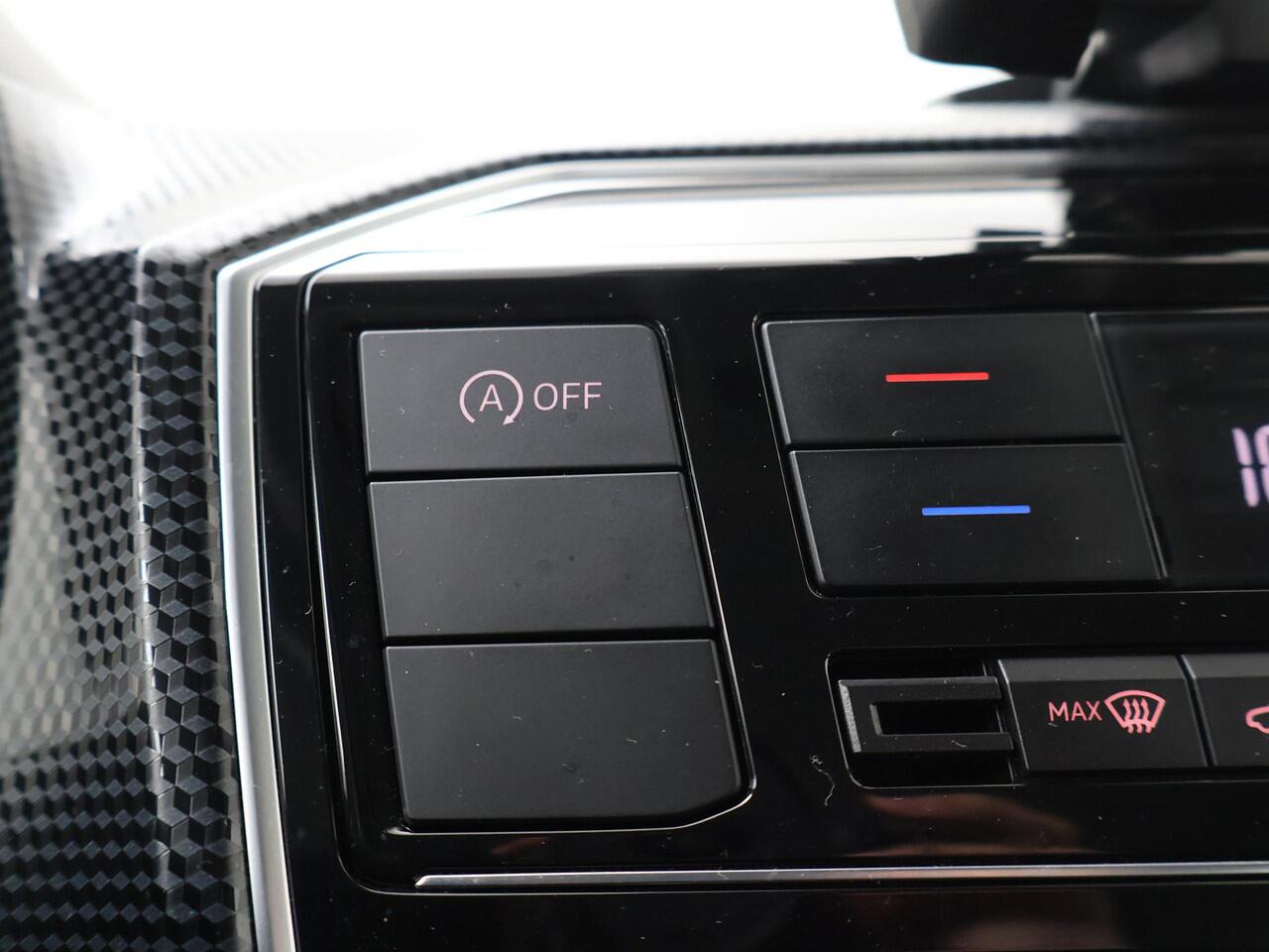 Volkswagen UP! 1.0 BMT move up! | 60 PK | Achteruitrijcamera | Climate control | DAB+ radio |