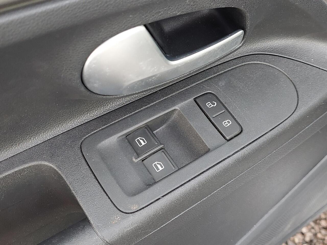 Volkswagen UP! 1.0 BMT move up! AIRCO| NL-auto | rijklaarprijs !!