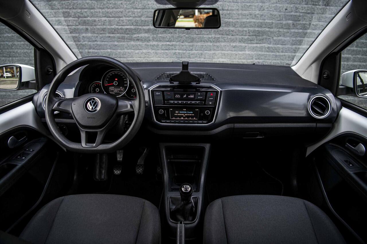 Volkswagen UP! 1.0 BMT 65 pk | Climatronic | Cruise Control | Parkeersensoren