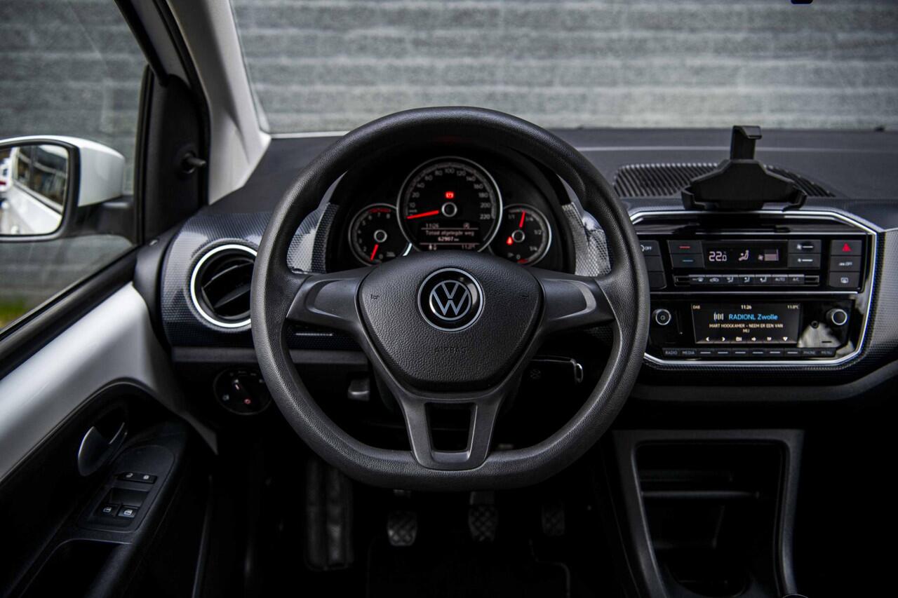Volkswagen UP! 1.0 BMT 65 pk | Climatronic | Cruise Control | Parkeersensoren