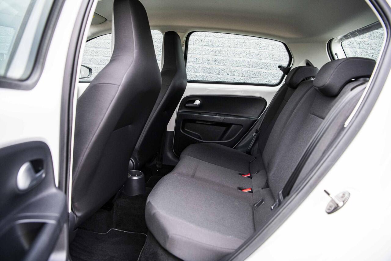 Volkswagen UP! 1.0 BMT 65 pk | Climatronic | Cruise Control | Parkeersensoren