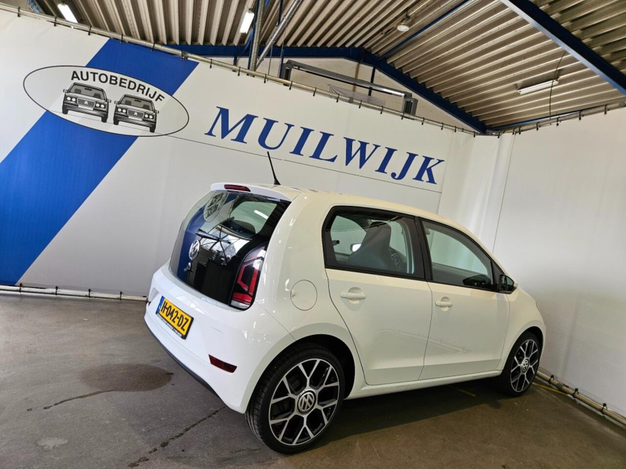 Volkswagen UP! 1.0 Move Up! / Airco / 5 drs / NL Auto
