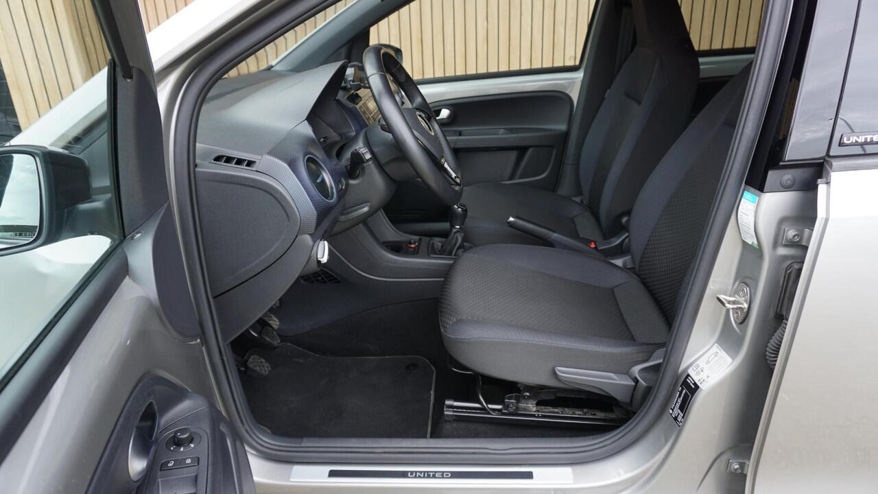 Volkswagen UP! 1.0 60PK 5Drs United Clima Cruise A-Camera 14inch LM DAB 79620km! Complete Up!