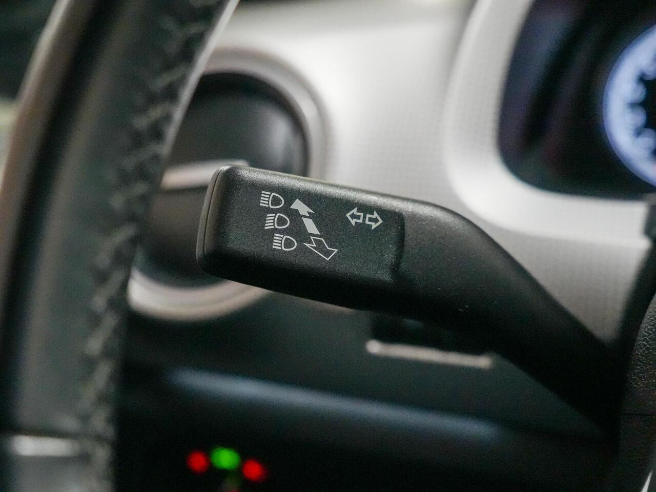 Volkswagen UP! 1.0 Rijklaar|stoel vrm|12maanden garantie.