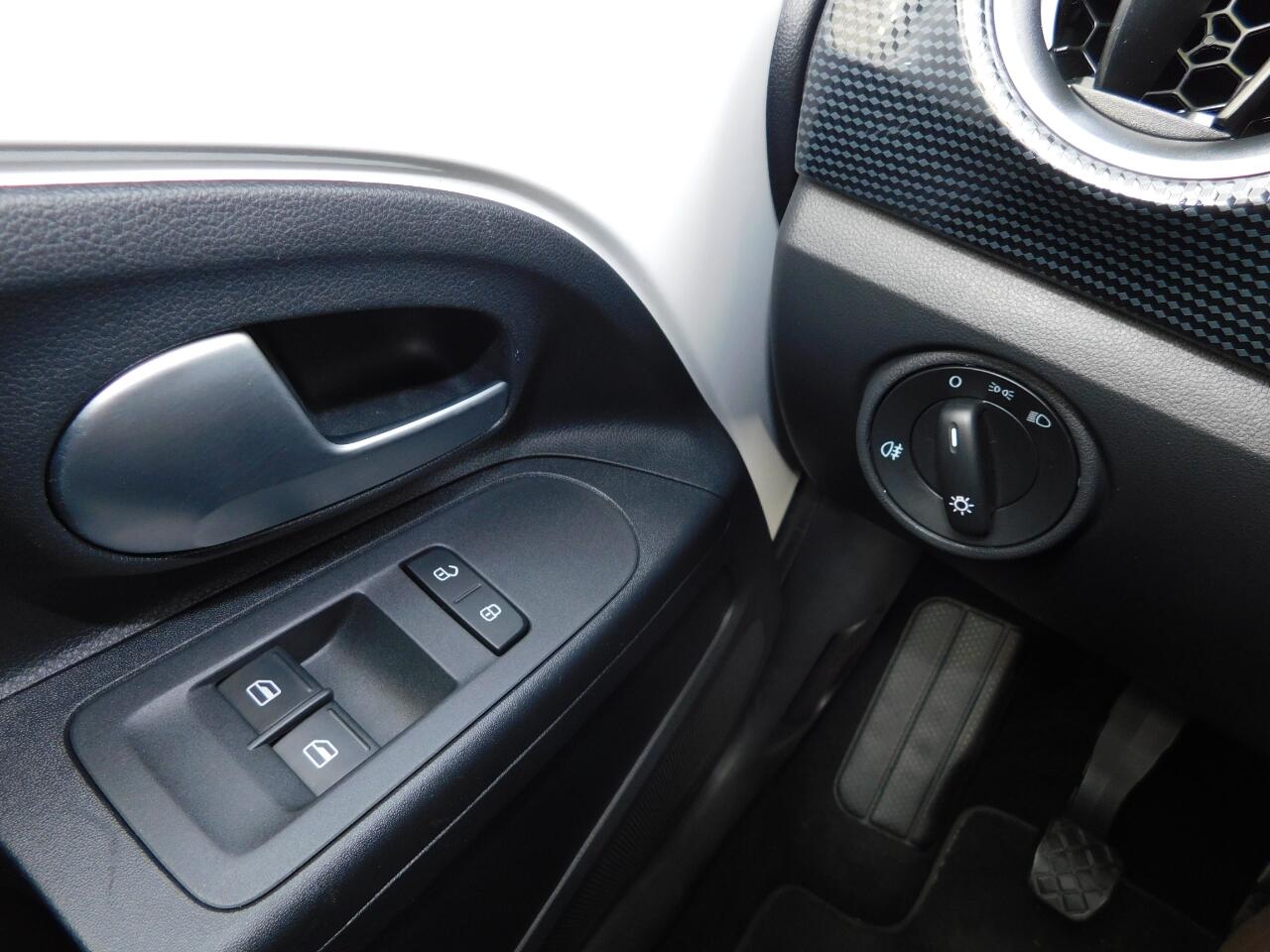Volkswagen UP! 1.0 MPI 60PK MOVE UP! All-in Prijs! 1 jaar garanti