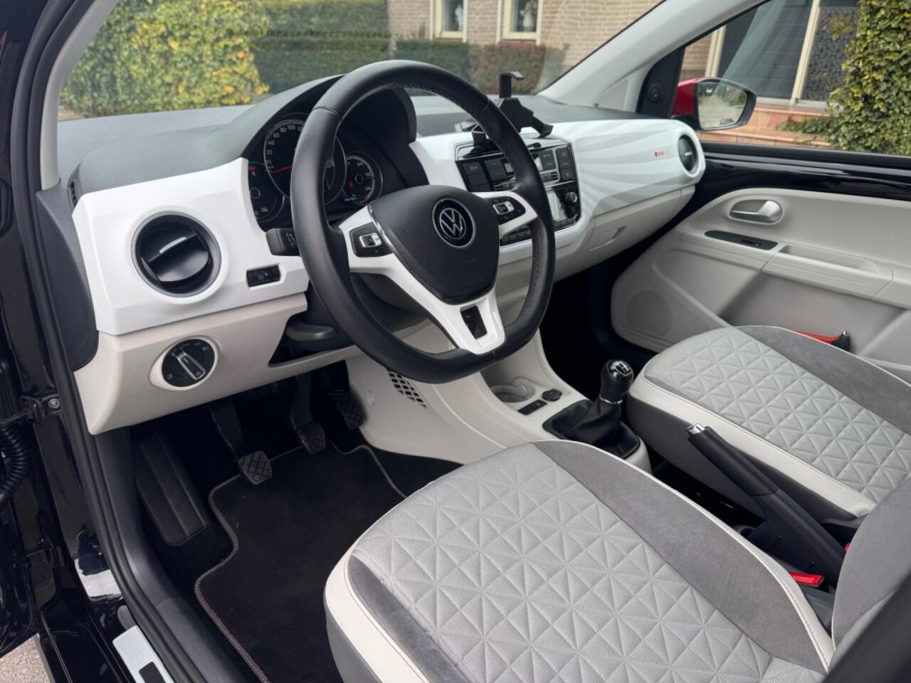 Volkswagen UP! 1.0 BEATS 5-drs DAB Radio Lane Assist