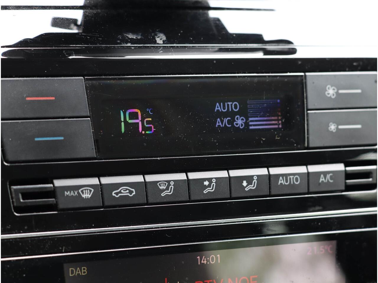 Volkswagen UP! 1.0 Camera | Climate Control | Cruise Control | PDC