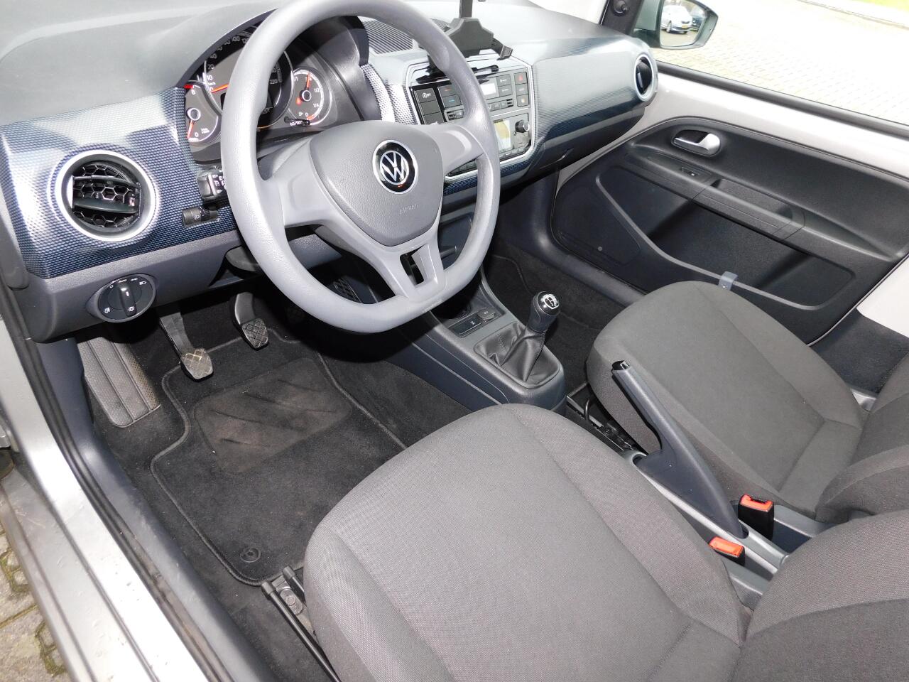 Volkswagen UP! 1.0 65PK MOVE UP!! All-in Prijs! PDC, CRUISE, CLIM