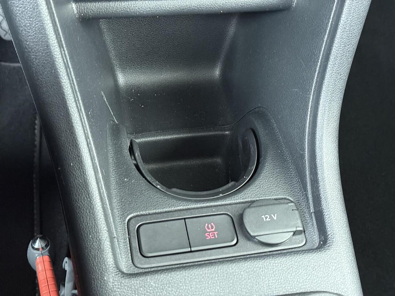 Volkswagen UP! 1.0 | 65 PK | Lane Assist | Airco | DAB+ radio |