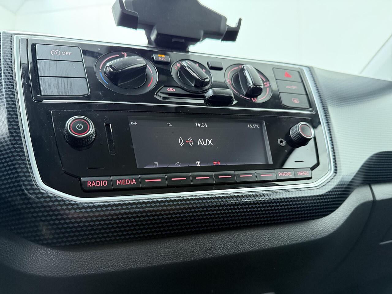 Volkswagen UP! 1.0 | 65 PK | Airco | Lane assist | DAB+ radio |