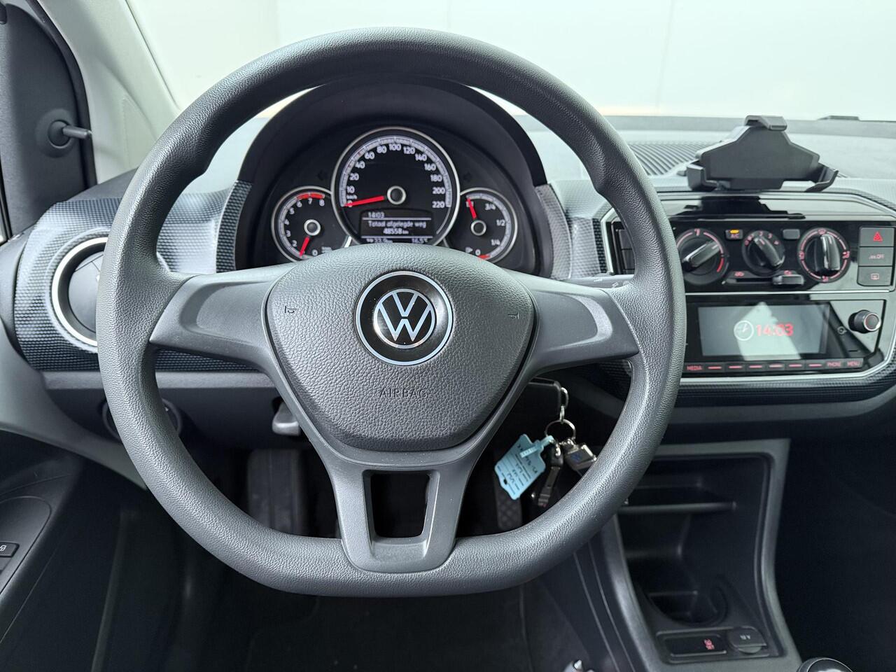 Volkswagen UP! 1.0 | 65 PK | Airco | Lane assist | DAB+ radio |