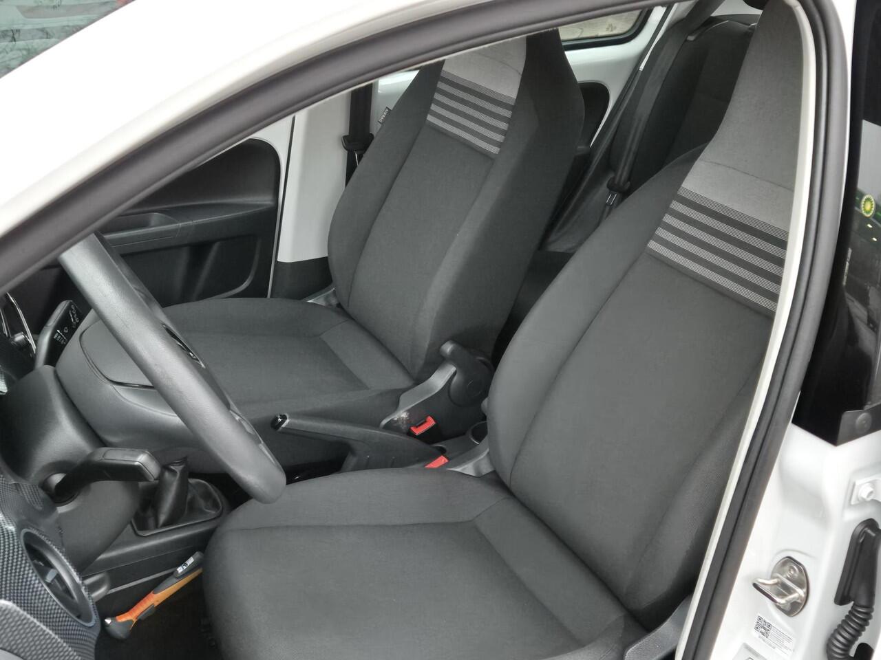 Volkswagen UP! 1.0 BMT move up! | Airco | Centr. vergr. op afstand | BlueTooth | Stuurbekrachttiging