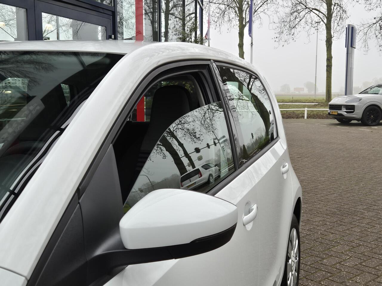 Volkswagen UP! 1.0 BMT move up! | Airco | Centr. vergr. op afstand | BlueTooth | Stuurbekrachttiging