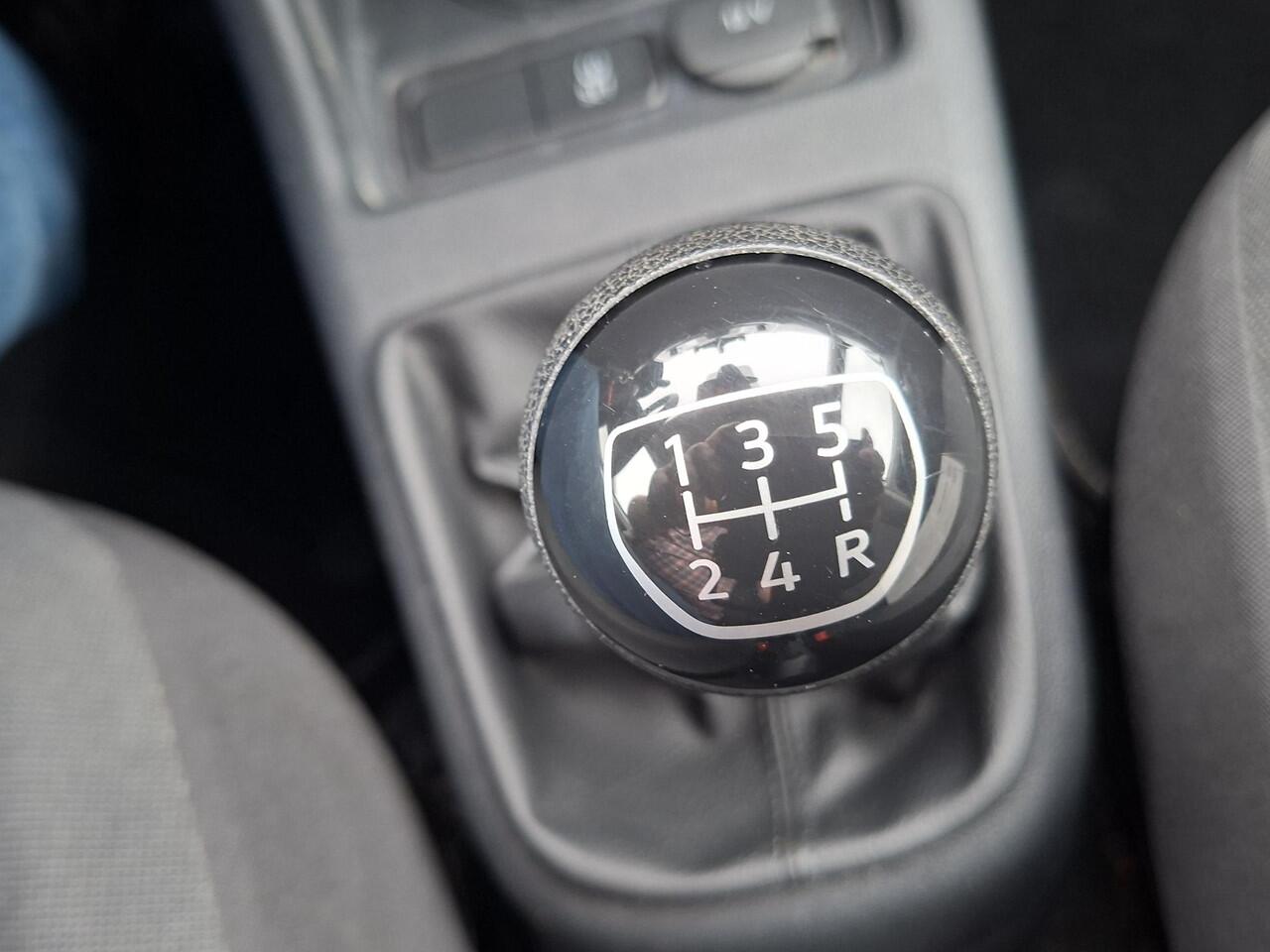 Volkswagen UP! 1.0 BMT move up! AIRCO | CRUISE | PDC / CAMERA | NL-auto | rijklaarprijs !!