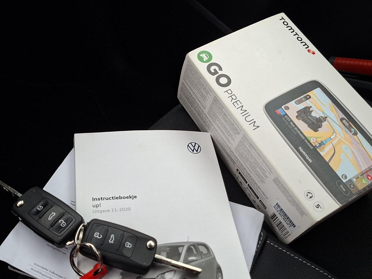 Volkswagen UP! 1.0 BMT move up! AIRCO | CRUISE | PDC / CAMERA | NL-auto | rijklaarprijs !!