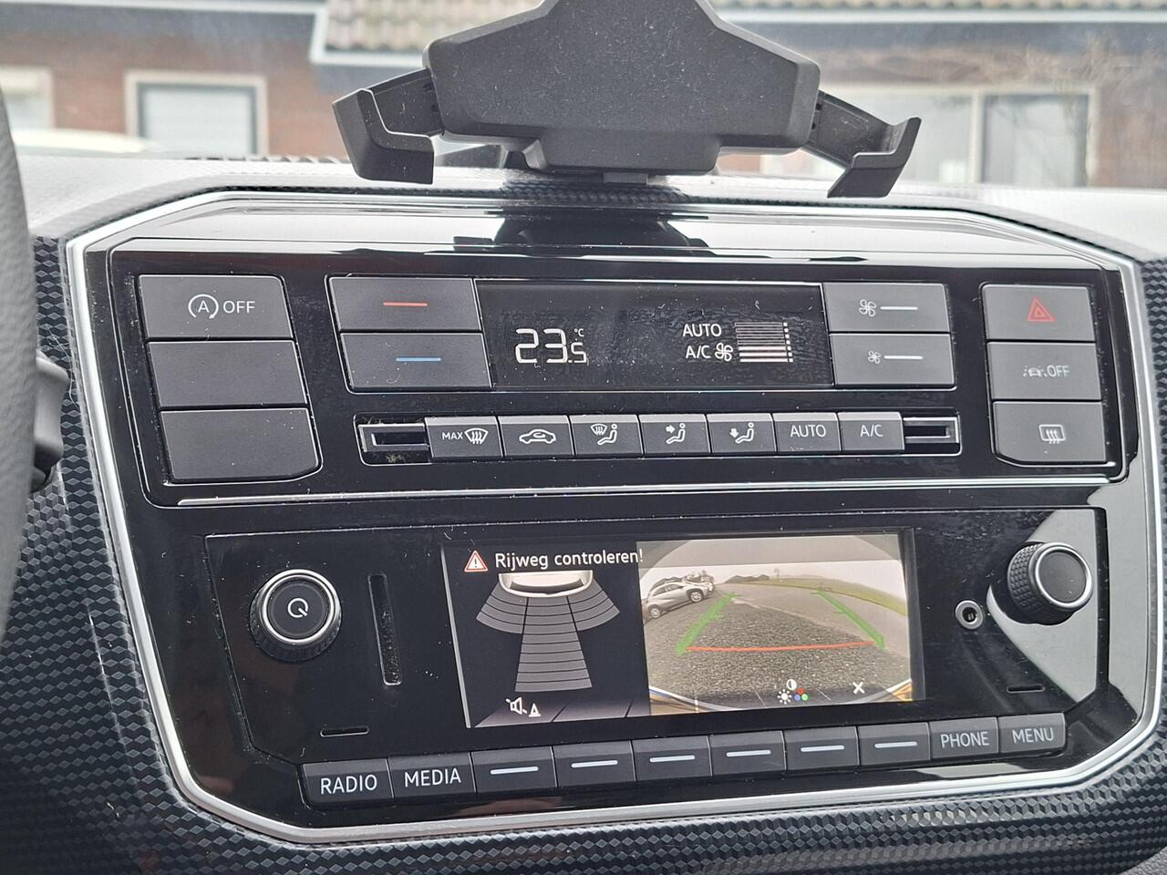 Volkswagen UP! 1.0 BMT move up! AIRCO | CRUISE | PDC / CAMERA | NL-auto | rijklaarprijs !!