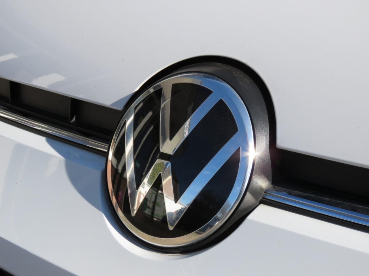 Volkswagen UP! 1.0 / Camera / Clima / Navigatie / BOVAG garantie