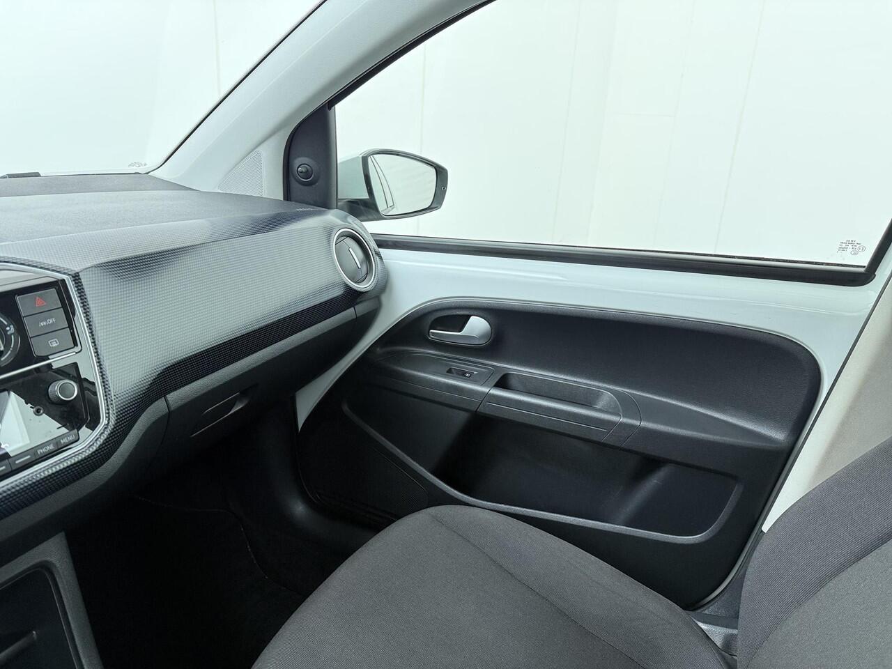 Volkswagen UP! 1.0 | 65 PK | Airco | Lane assist | DAB+ radio |