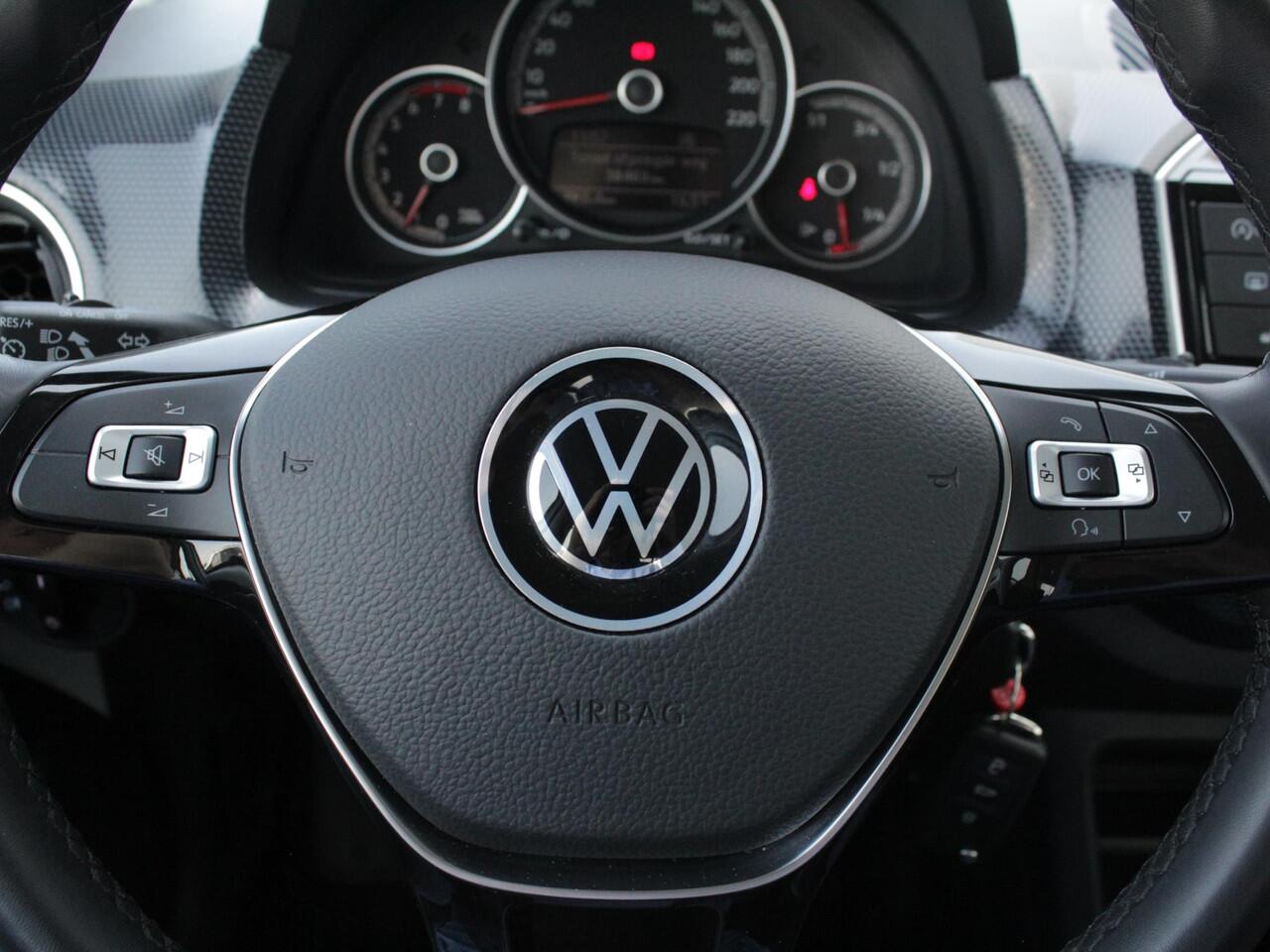 Volkswagen UP! 1.0 Comfort + Winter pack | Clima | Camera | Park sens | Lm-Velgen